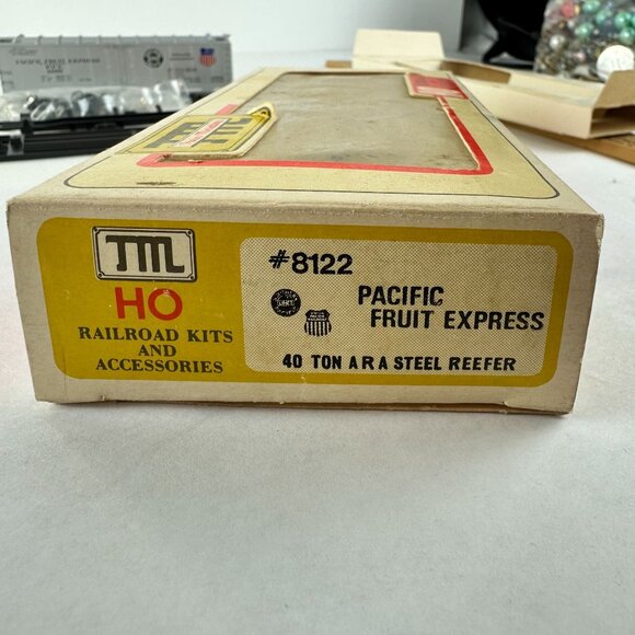 Tml Ho Scale 40 Ton A R A Steel Reefer Pacific Fruit Express Railroad Car Kit - Picture 3 of 3
